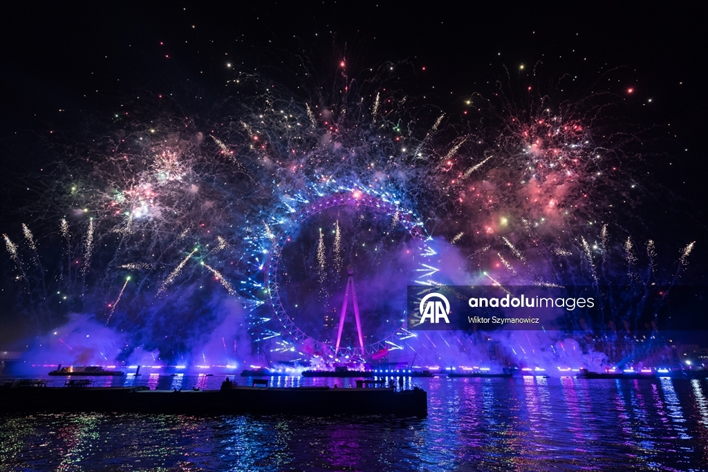 Dünya yeni yılı coşkuyla karşıladı