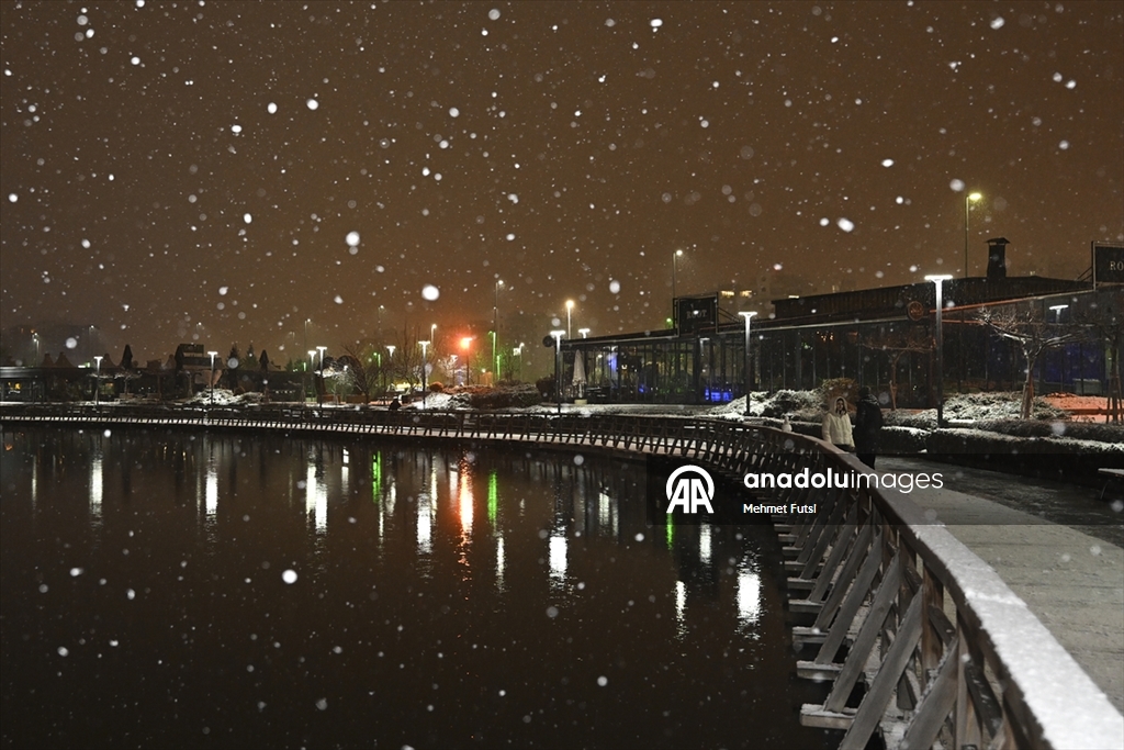 Ankara'nın yüksek kesimlerinde kar yağışı etkili oldu