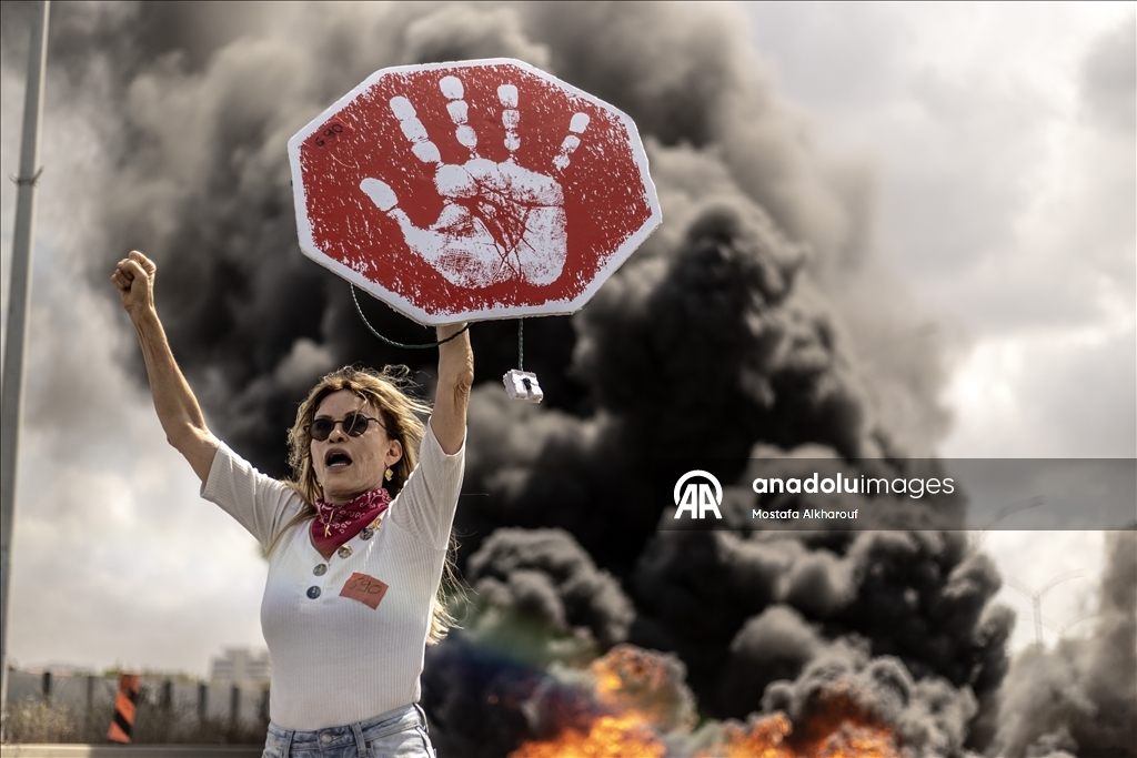 Gazze'de ateşkes ve İsrailli rehinelerin getirilmesi için Tel Aviv’deki gösteriler devam ediyor