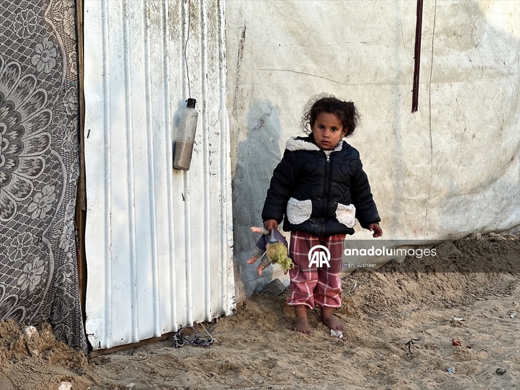 Han Yunus’taki Asda Eğlence Parkı çadır kente dönüştü