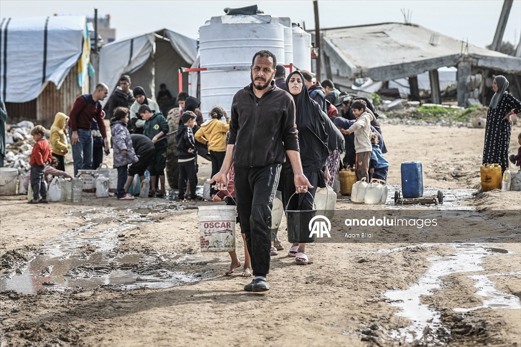 İsrail saldırıları altındaki Gazze'de su krizi devam ediyor