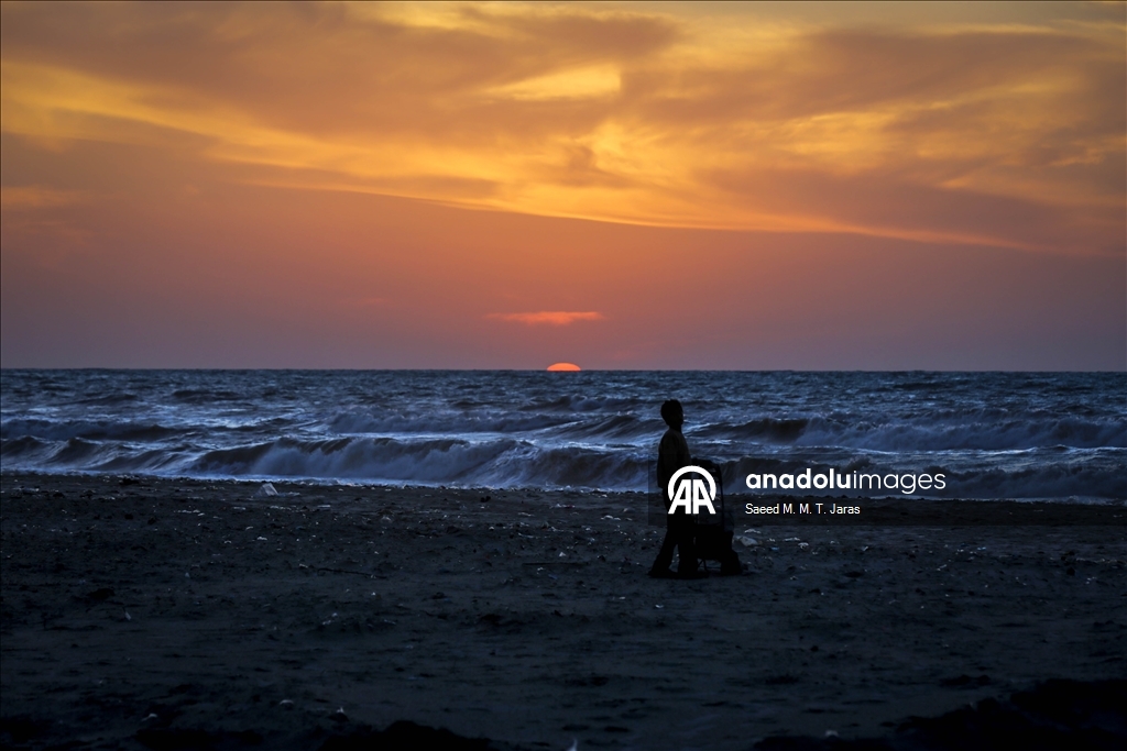 Gaza City residents mark year’s end amid ongoing hardships