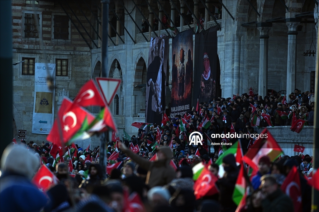 إسطنبول.. انطلاق مسيرة تضامنية مع فلسطين في جسر غالاطة