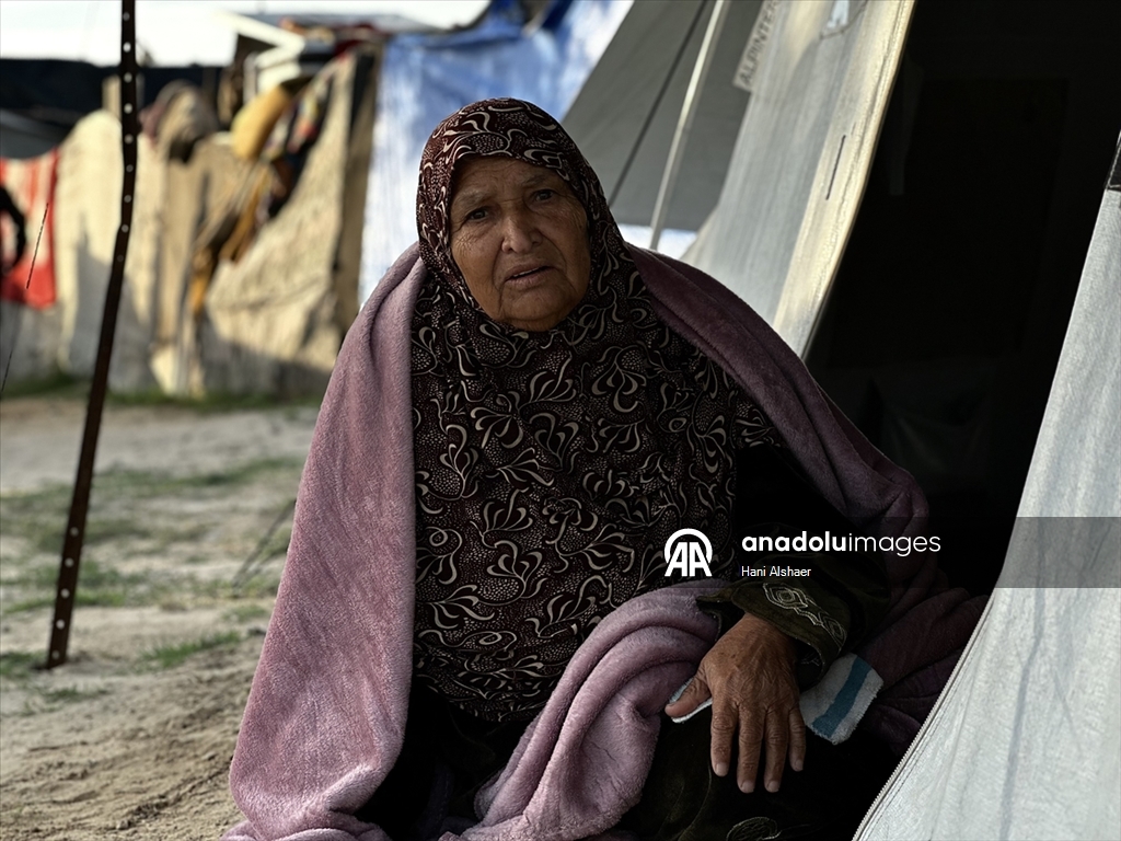 Han Yunus’taki Asda Eğlence Parkı çadır kente dönüştü