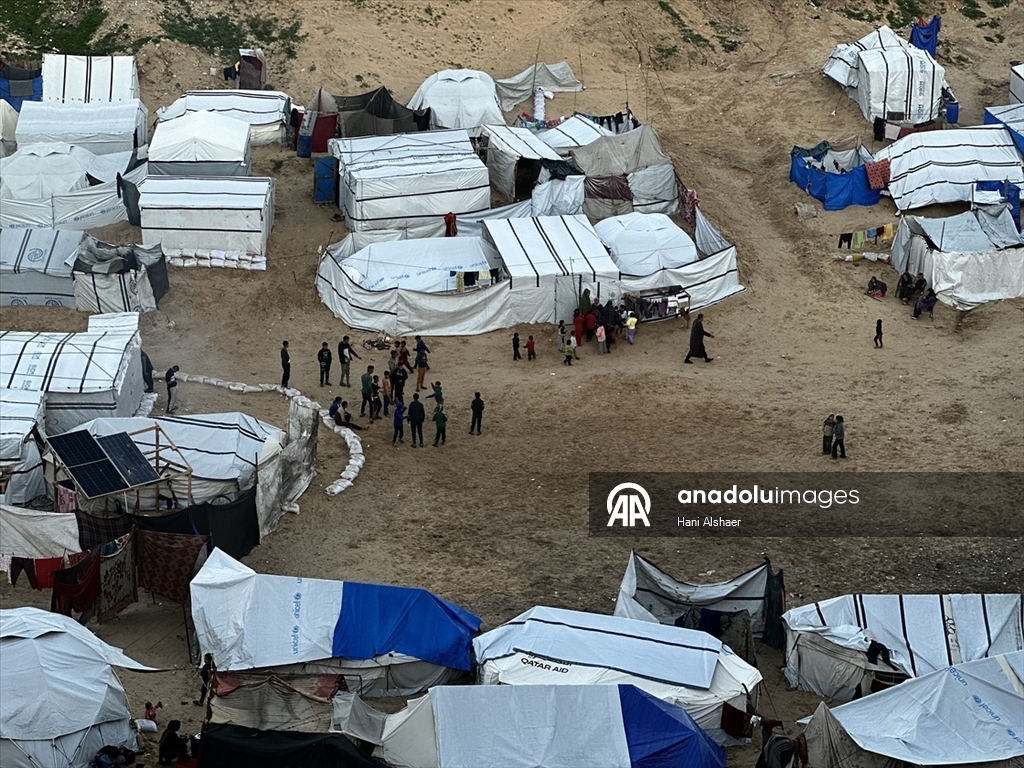 Han Yunus’taki Asda Eğlence Parkı çadır kente dönüştü