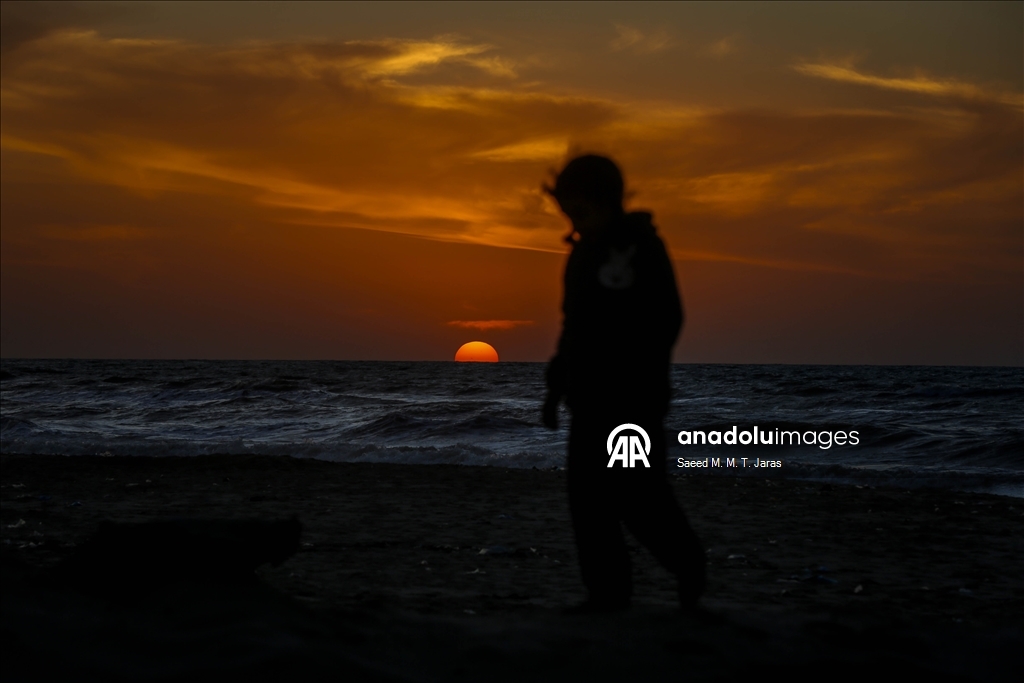 Gaza City residents mark year’s end amid ongoing hardships