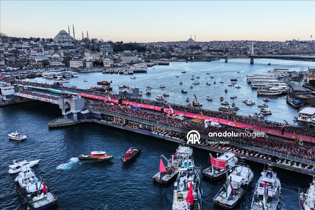 Tens of thousands march in Istanbul in solidarity with Palestinians