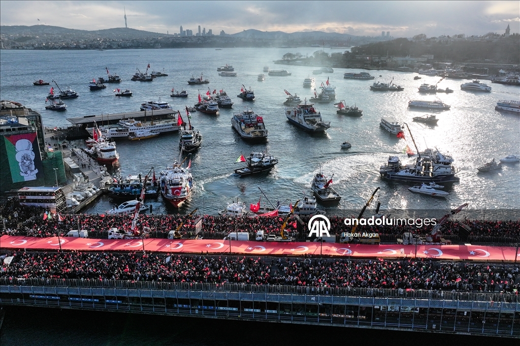 إسطنبول.. انطلاق مسيرة تضامنية مع فلسطين في جسر غالاطة