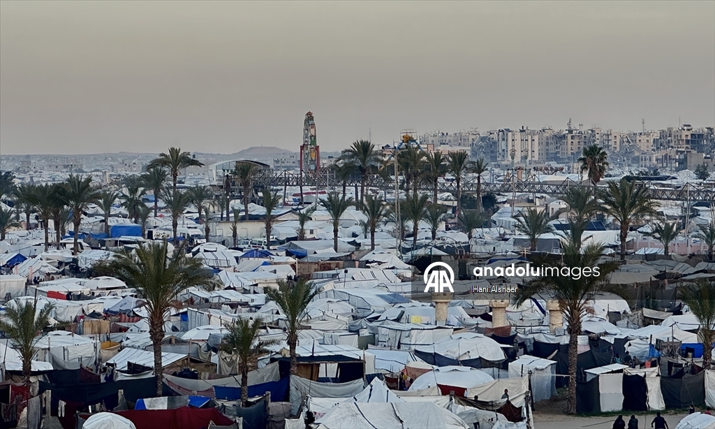 Han Yunus’taki Asda Eğlence Parkı çadır kente dönüştü