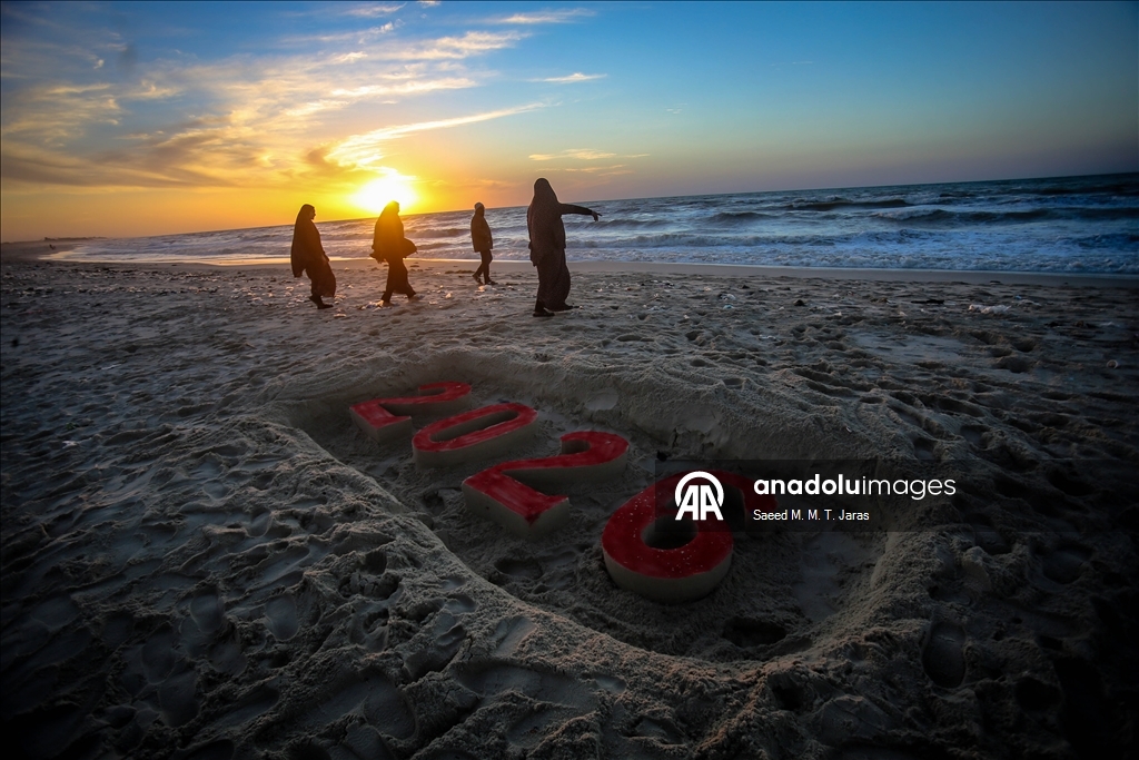 Gaza City residents mark year’s end amid ongoing hardships