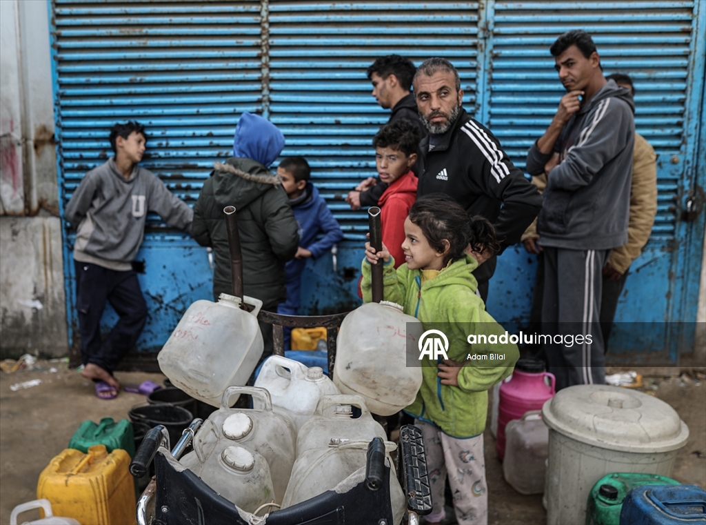 İsrail saldırıları altındaki Gazze'de su krizi devam ediyor