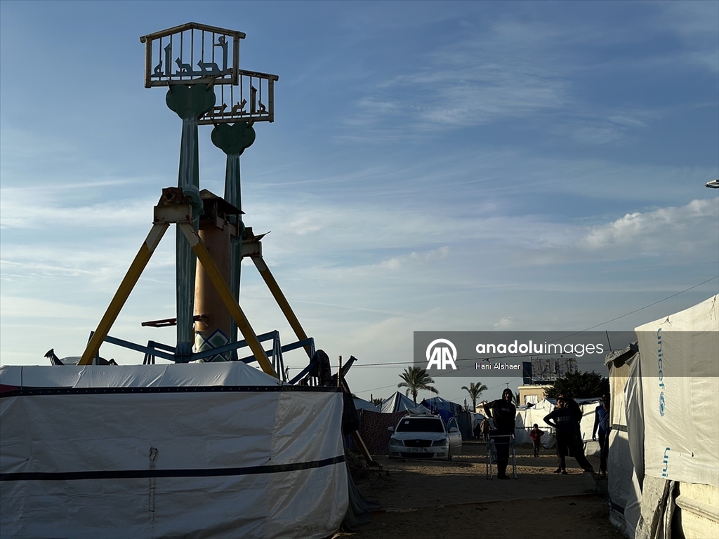 Han Yunus’taki Asda Eğlence Parkı çadır kente dönüştü