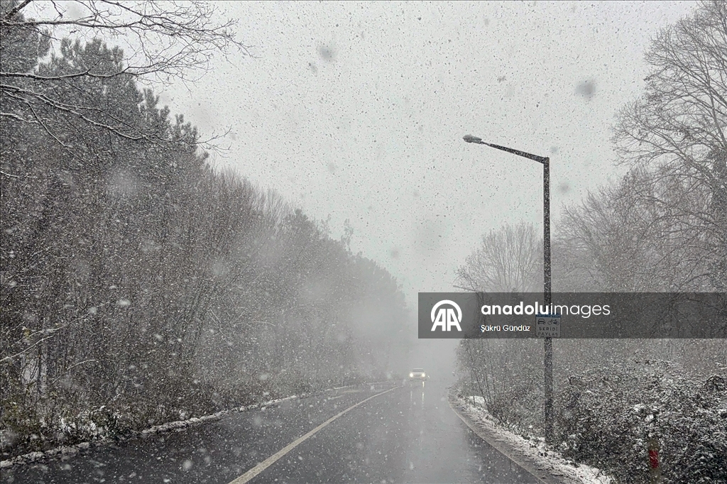 İstanbul'da yeni yılın ilk gününde kar yağışı devam ediyor