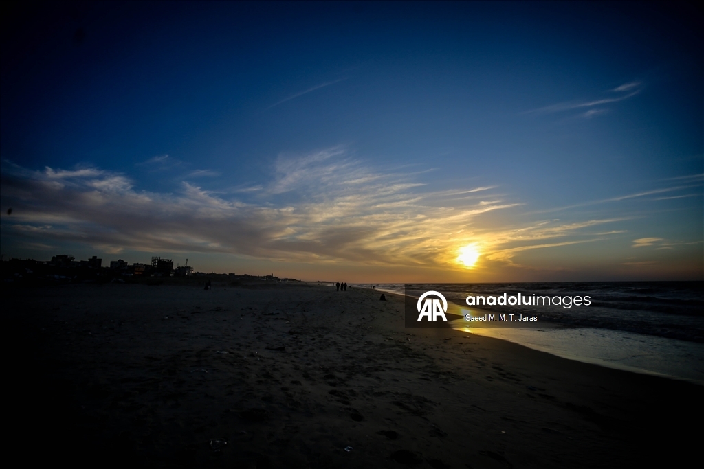 Gaza City residents mark year’s end amid ongoing hardships