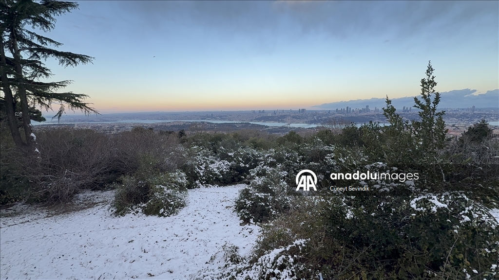 İstanbul'da bazı bölgelerde kar yağışı etkili oldu