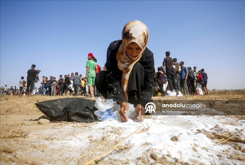 Gazze'ye havadan insani yardım malzemeleri indirildi