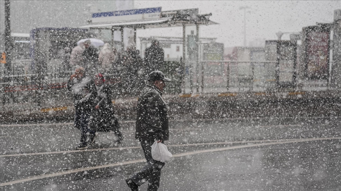 İstanbul'da yeni yılın ilk gününde kar yağışı 