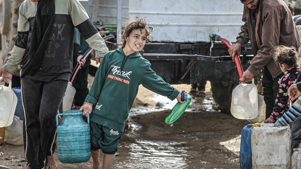 İsrail saldırıları altındaki Gazze'de su krizi devam ediyor
