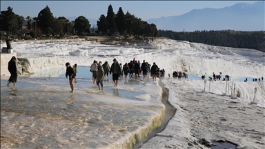 Pamukkale 2025'te Denizli nüfusunun 2 katından fazla turist ağırladı