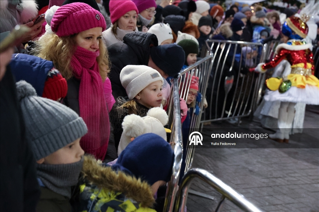 Ded Moroz treni Moskova'da kutlamayla karşılandı