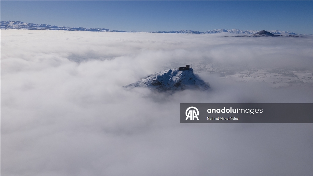 Şebinkarahisar'da kar ve sis