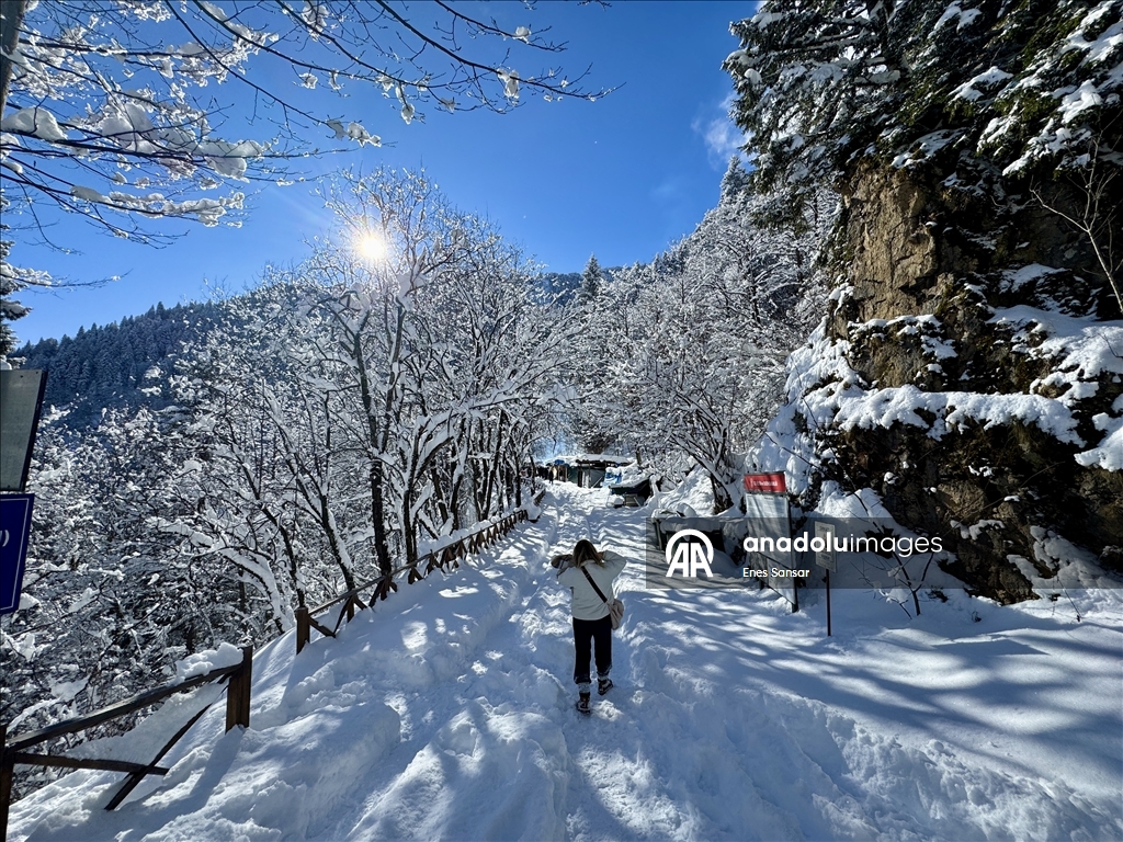 تركيا.. الثلج يعانق التاريخ في "دير سوميلا" الأثري بطرابزون