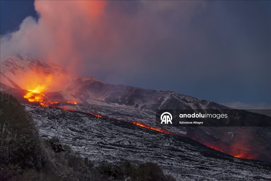 Etna Yanardağı'nda volkanik hareketlilik sürüyor