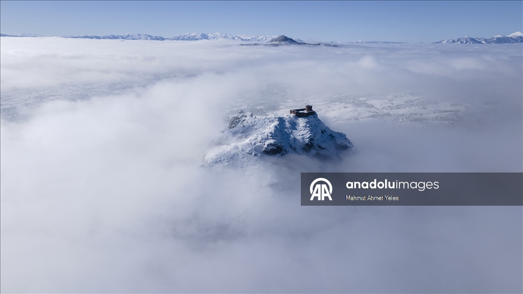 Şebinkarahisar'da kar ve sis