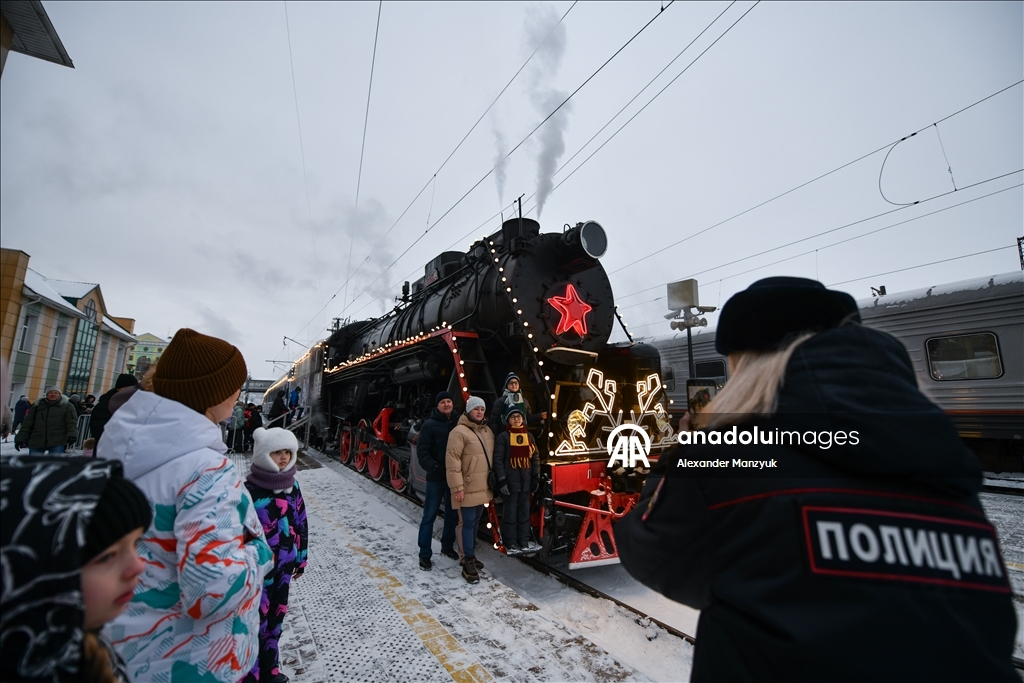 Rusya’nın Noel Baba’sı Ded Moroz’un buharlı treni yola çıktı