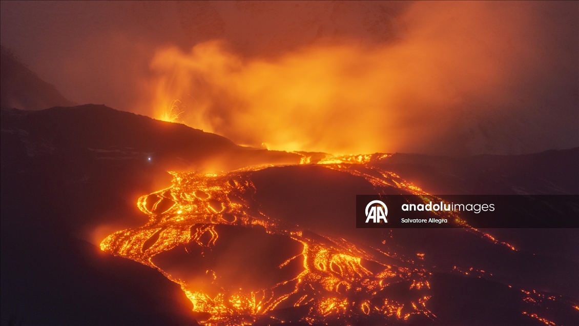Etna Yanardağı'nda volkanik hareketlilik sürüyor