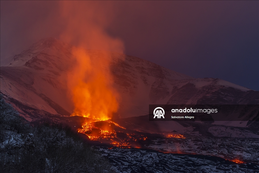 Etna Yanardağı'nda volkanik hareketlilik sürüyor