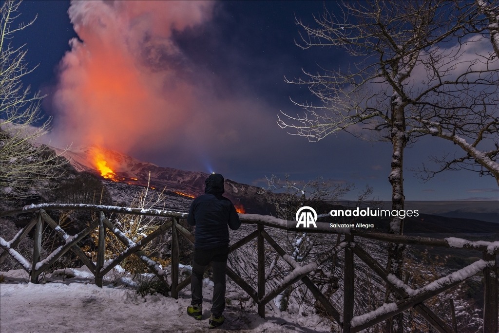 Etna Yanardağı'nda volkanik hareketlilik sürüyor