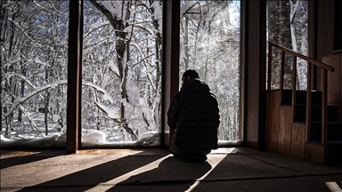 Bolu'da kar manzaralı Cuma namazı