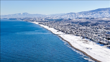 Karla kaplanan Karadeniz sahili ve Büyükmelen Çayı havzası, havadan görüntülendi