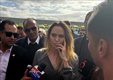 أنجلينا جولي تزور معبر رفح وجرحى فلسطينيين في مصر