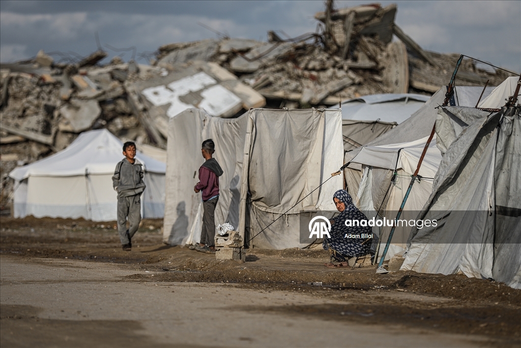 Суровые погодные условия осложняют жизнь перемещенных лиц в Газе