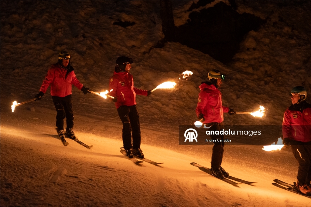 Alagna Valsesia’da Monte Rosa yamaçlarında meşaleli geçit düzenlendi