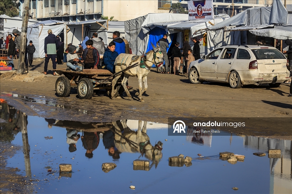 Gazze’de kış şartları Filistinlilerin yaşamını zorlaştırıyor