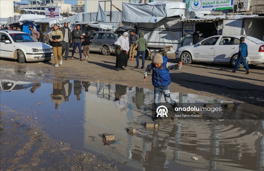 Gazze’de kış şartları Filistinlilerin yaşamını zorlaştırıyor