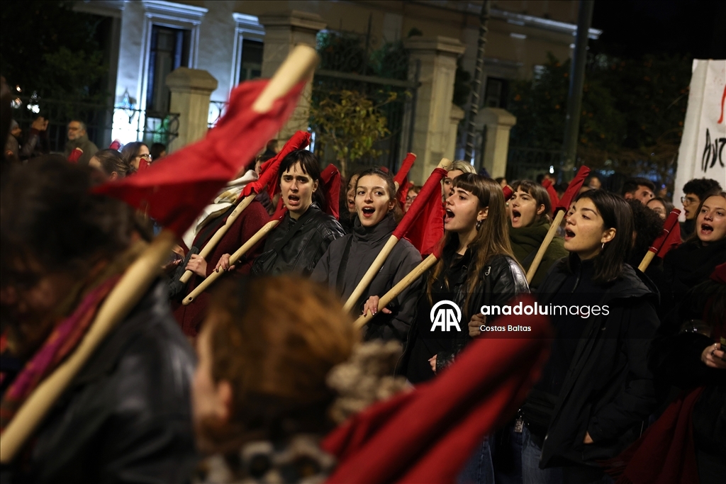 Yunanistan'da ABD'nin Venezuela'ya düzenlediği saldırı protesto edildi