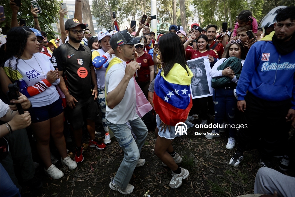 Lima’da yüzlerce Venezuelalı Maduro’nun yakalanmasının ardından toplandı
