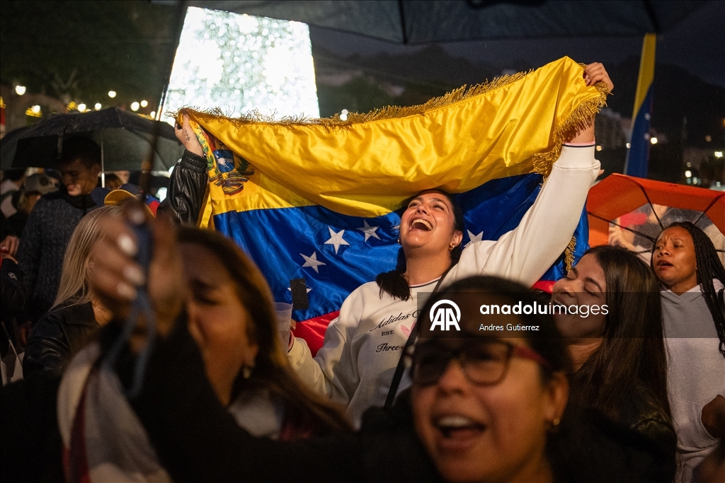 Tenerife'de Venezuelalılar ülkelerindeki gelişmeleri kutladı