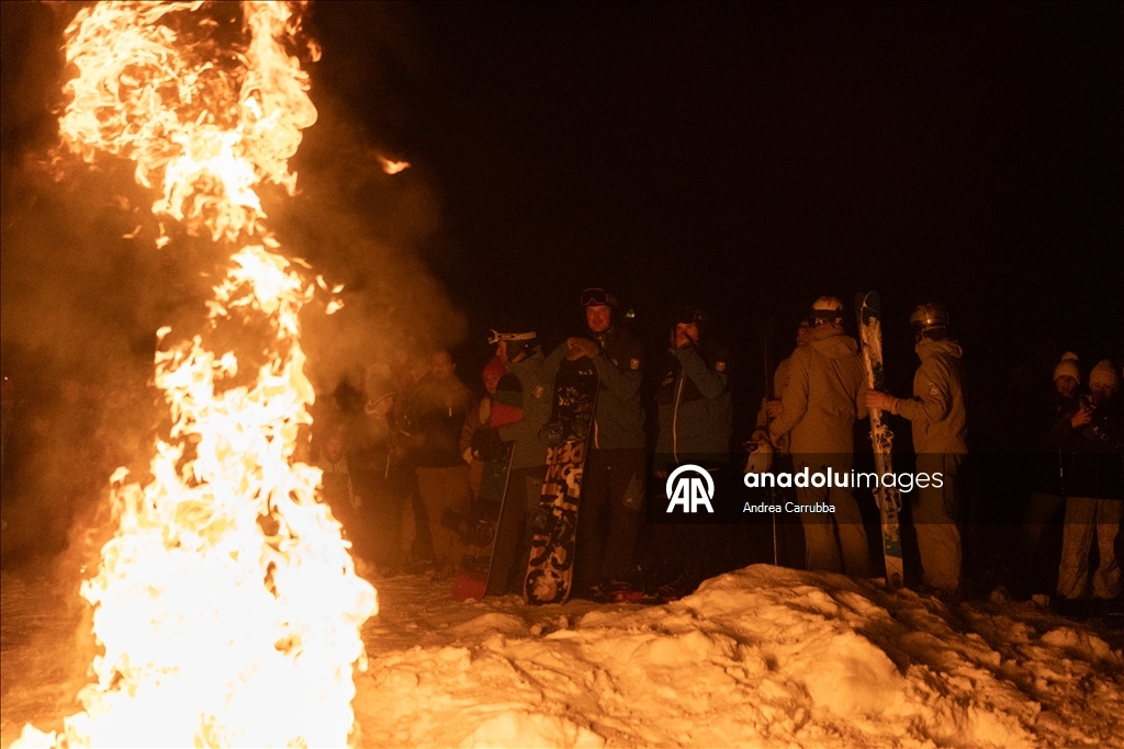 Alagna Valsesia’da Monte Rosa yamaçlarında meşaleli geçit düzenlendi