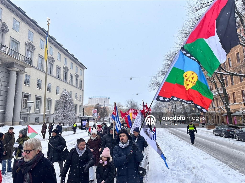 İsveç'te ABD'nin Venezuela'ya, İsrail'in Gazze'ye saldırıları protesto edildi