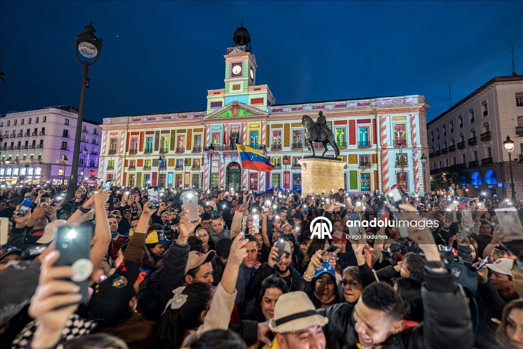 İspanya'daki Venezuelalılar, ABD'nin askeri müdahalesini kutladı
