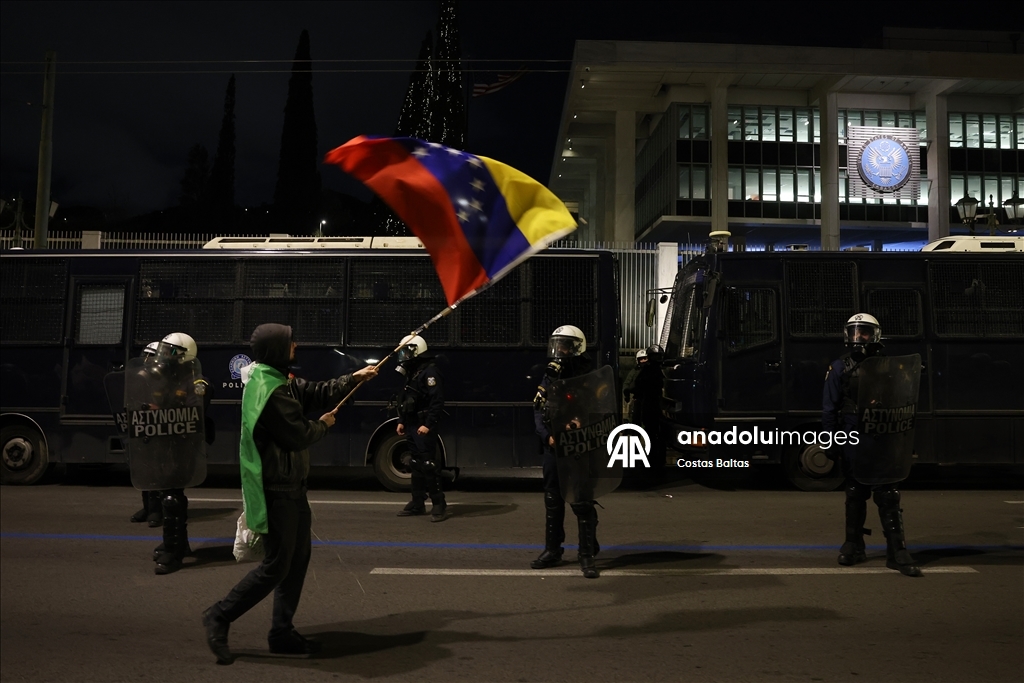 Yunanistan'da ABD'nin Venezuela'ya düzenlediği saldırı protesto edildi