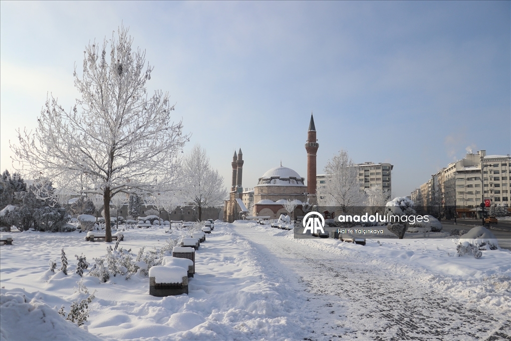 Sivas'ta soğuk hava etkili oluyor