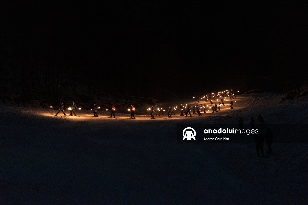 Alagna Valsesia’da Monte Rosa yamaçlarında meşaleli geçit düzenlendi