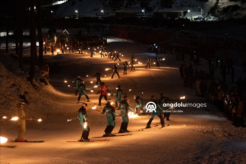 Alagna Valsesia’da Monte Rosa yamaçlarında meşaleli geçit düzenlendi