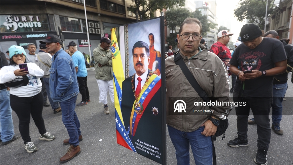Maduro destekçileri Caracas'ta gösteri düzenledi